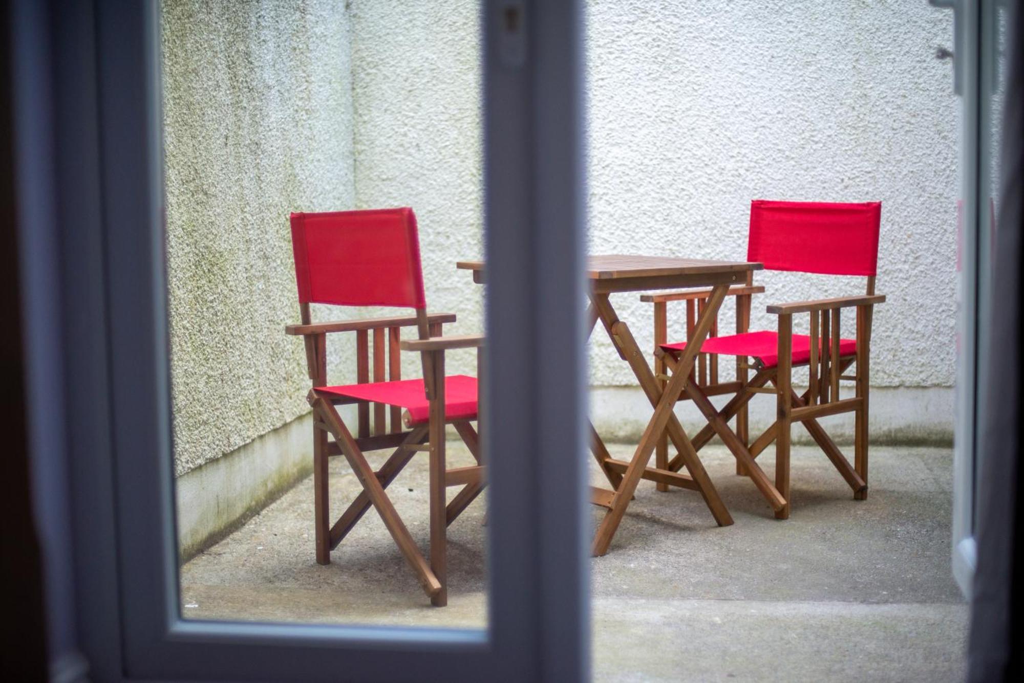Tenby Town Centre Romantic Retreat Apartment For 2 Eksteriør billede
