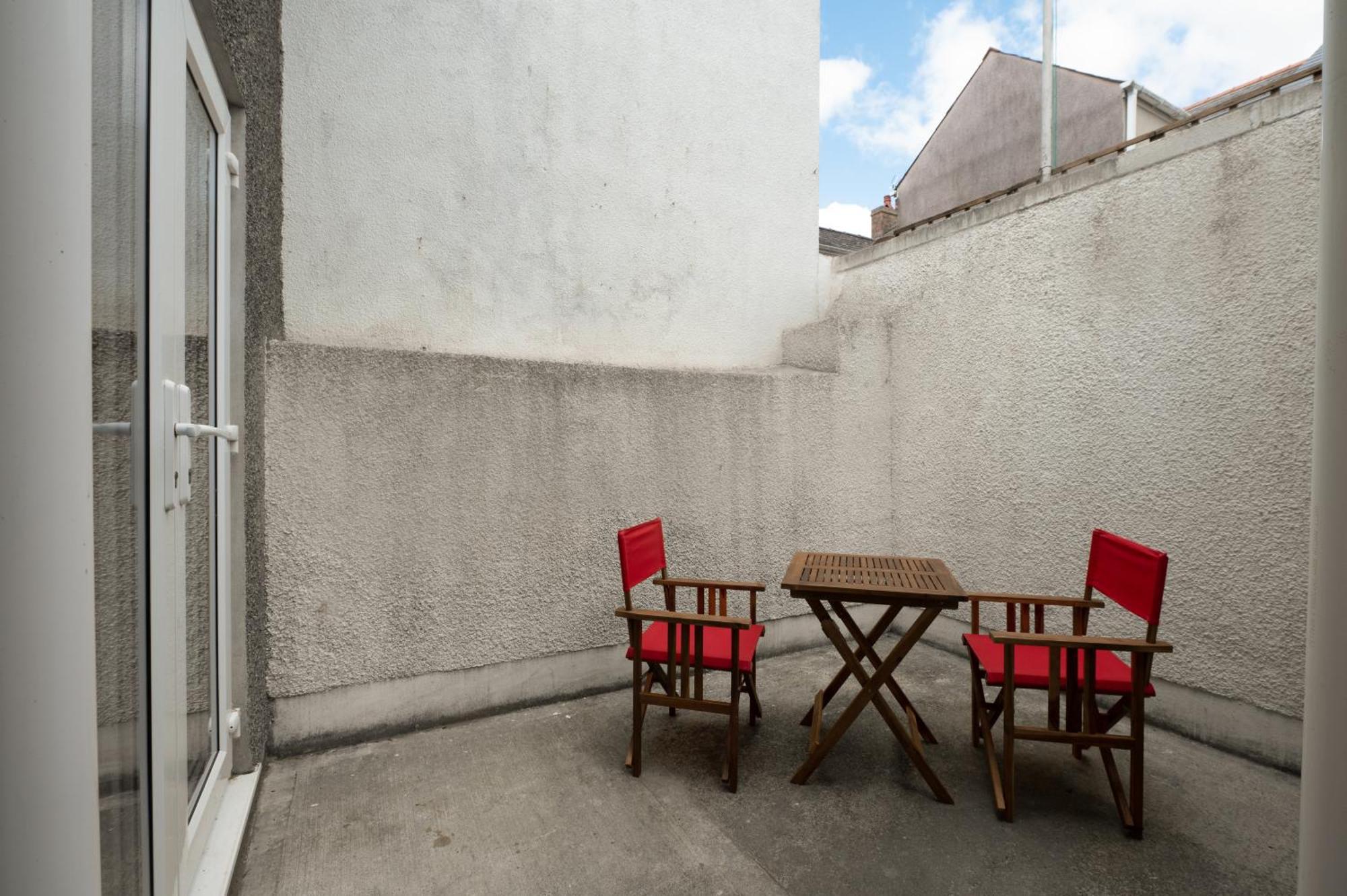 Tenby Town Centre Romantic Retreat Apartment For 2 Eksteriør billede